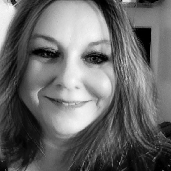 Meet your Posher, Annette - Picture 1 of 1